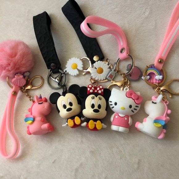 NEW 💚3/$25 Hello Kitty Key Chain - Picture 2 of 3